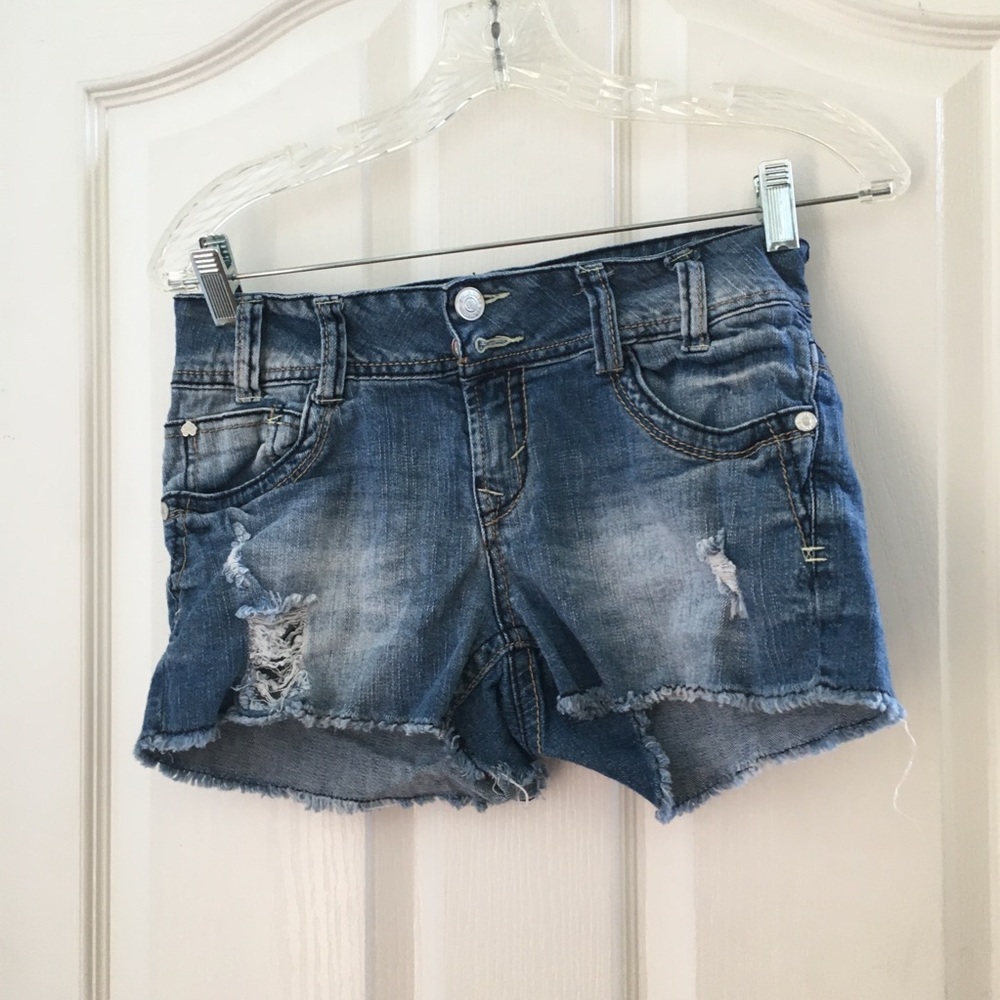 FINAL MARKDOWN Junior wallflower distressed shorts (5)